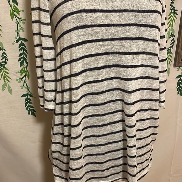 Size XS BDG Striped 3/4 Sleeve Shirt B2 - Picture 2 of 2
